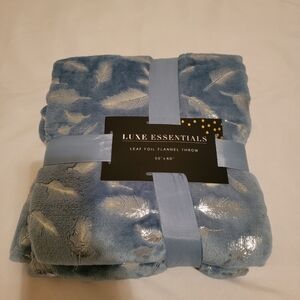 Essentials Silver Leaf Blue Flannel Throw Blanket